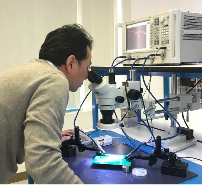 Miki_VNA analysis_signal integrity and power integrity testing lab_microscope-1